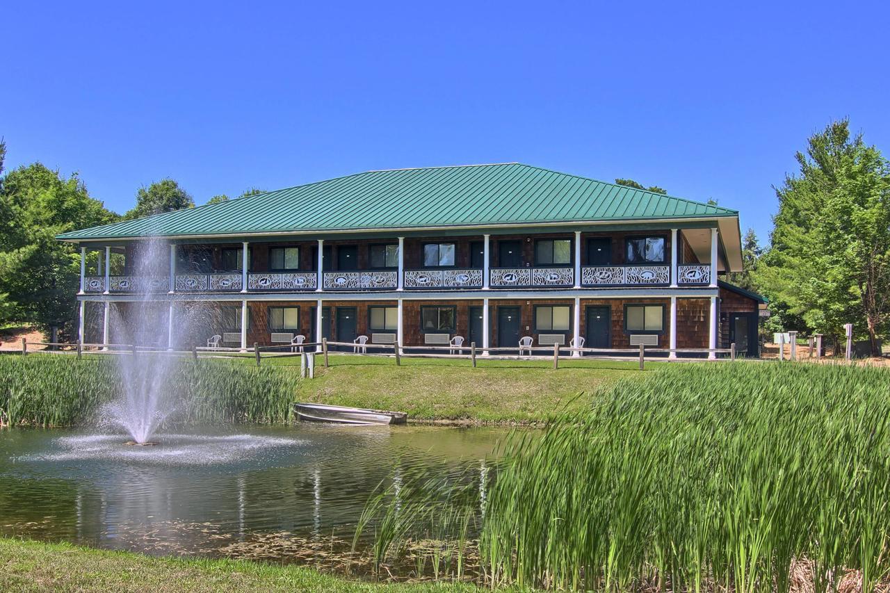 The Legend Cottage Inn Bellaire Екстериор снимка