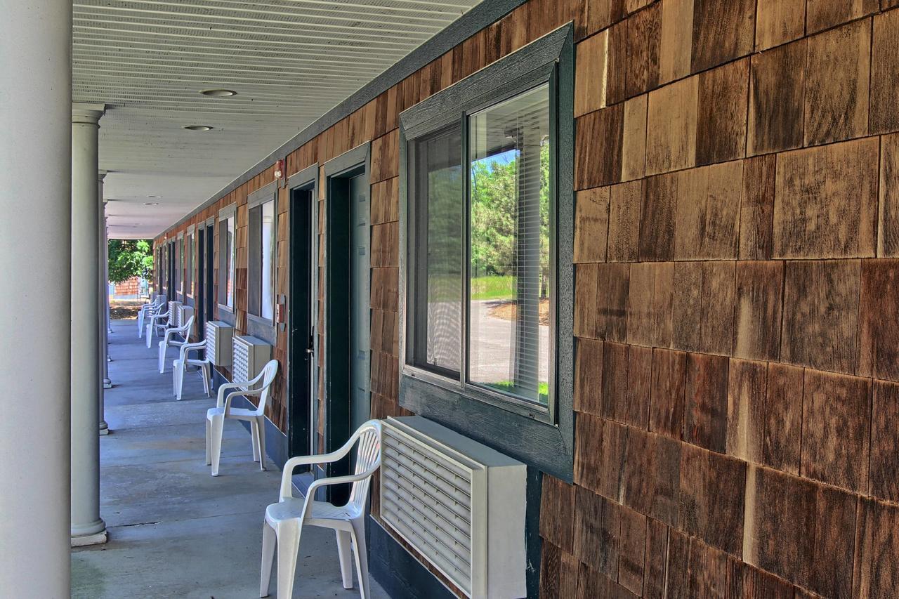 The Legend Cottage Inn Bellaire Екстериор снимка